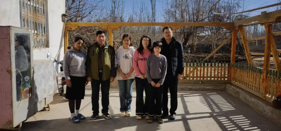 寒冬家访暖人心，同心聚力筑根基——政法学院开展2026年寒假“新师・石榴情”家访活动